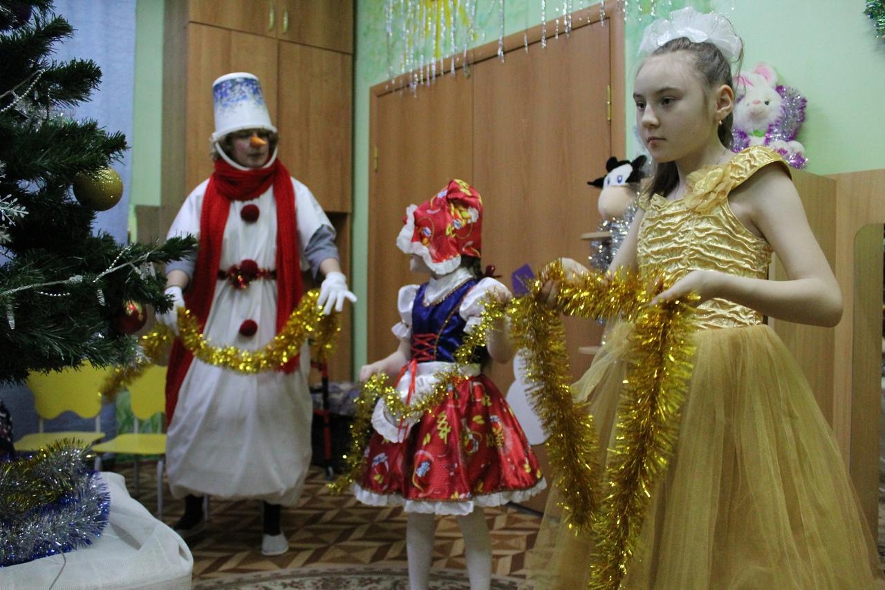 Встречают дети Новый год!